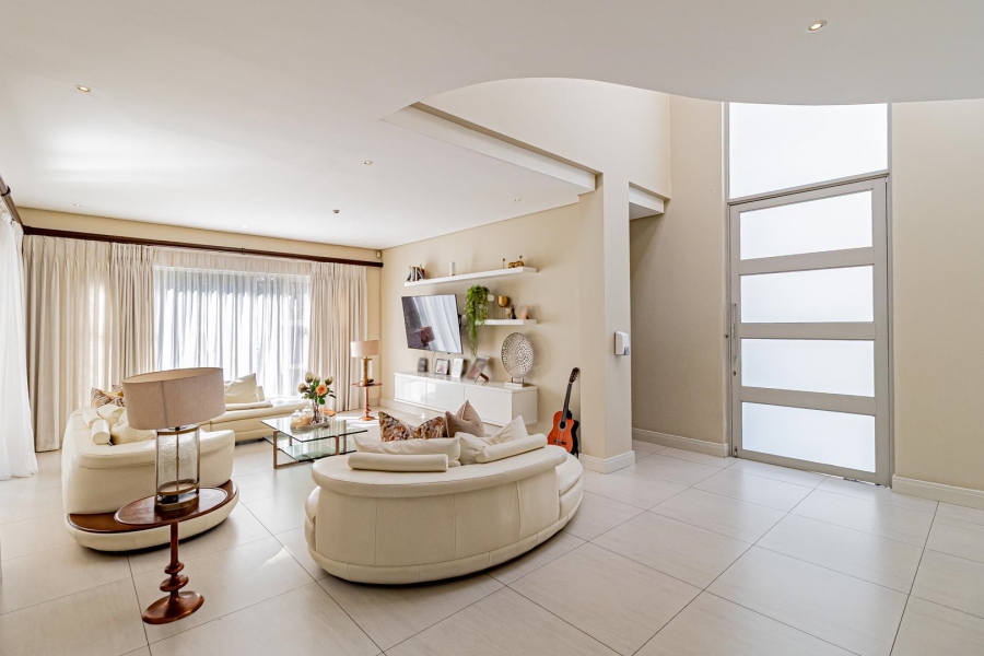 5 Bedroom Property for Sale in Morningside Gauteng