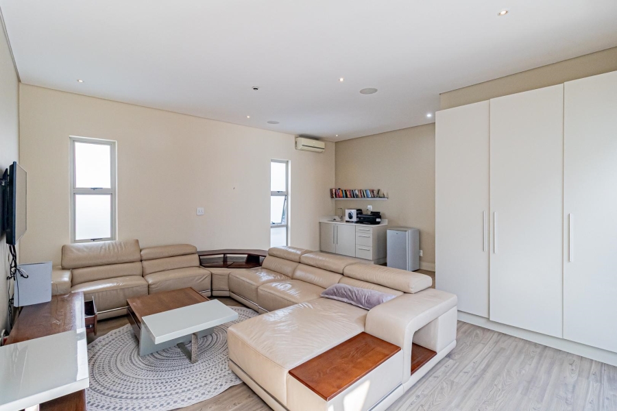 5 Bedroom Property for Sale in Morningside Gauteng