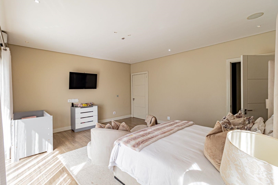 5 Bedroom Property for Sale in Morningside Gauteng
