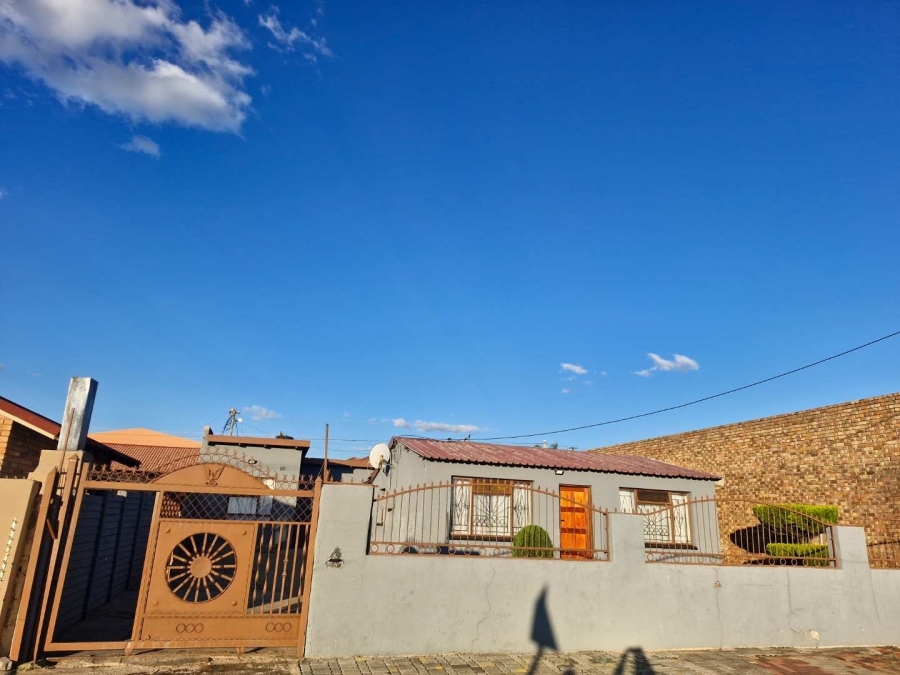 2 Bedroom Property for Sale in Mamelodi West Gauteng