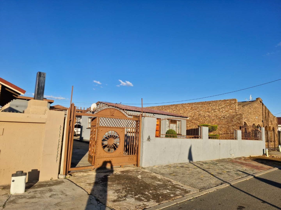 2 Bedroom Property for Sale in Mamelodi West Gauteng