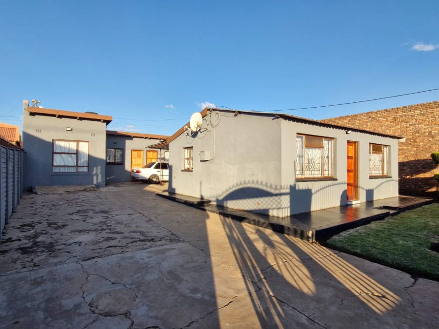 2 Bedroom Property for Sale in Mamelodi West Gauteng