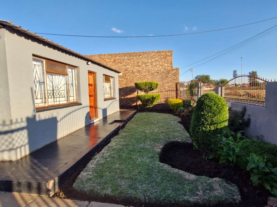 2 Bedroom Property for Sale in Mamelodi West Gauteng