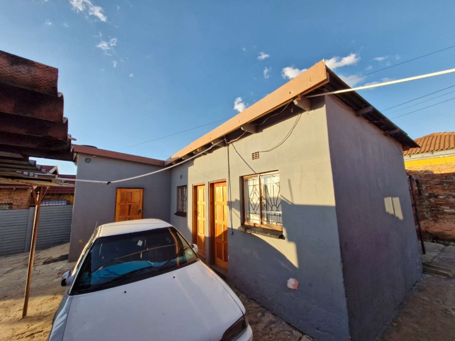 2 Bedroom Property for Sale in Mamelodi West Gauteng
