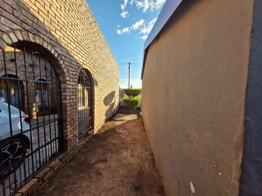 2 Bedroom Property for Sale in Mamelodi West Gauteng
