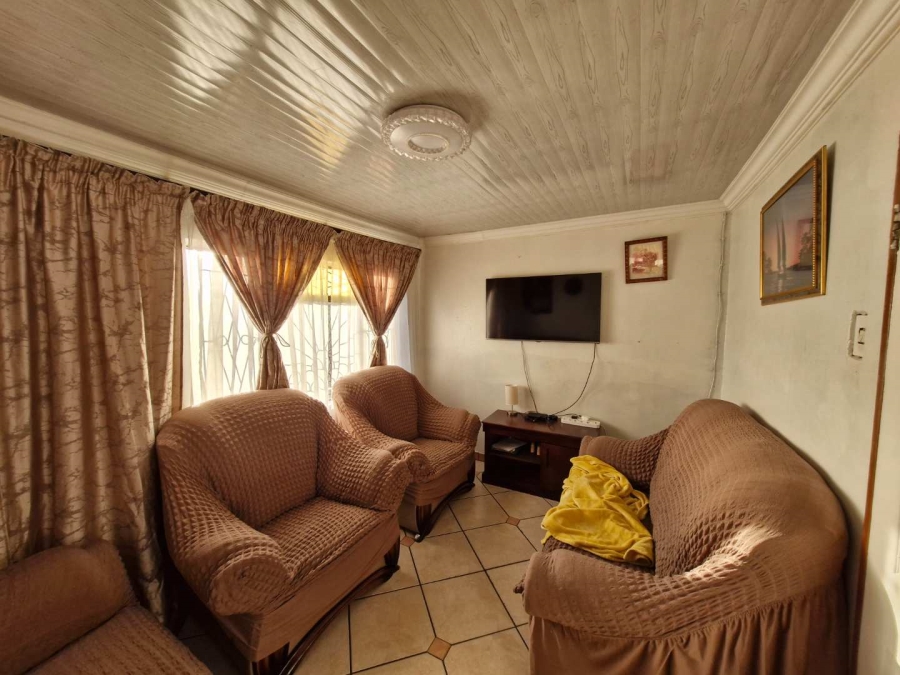 2 Bedroom Property for Sale in Mamelodi West Gauteng
