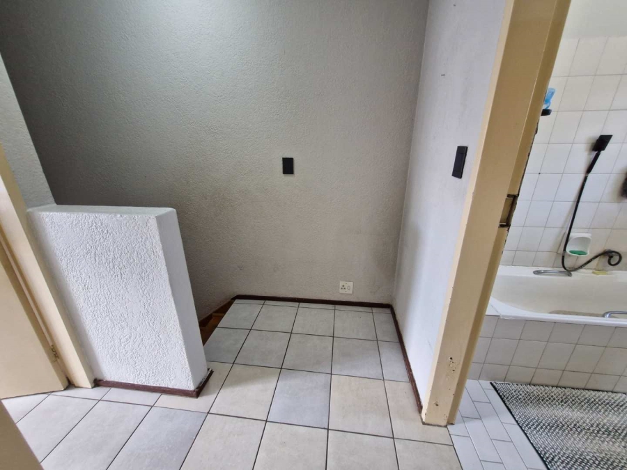 To Let 2 Bedroom Property for Rent in Silverton Gauteng