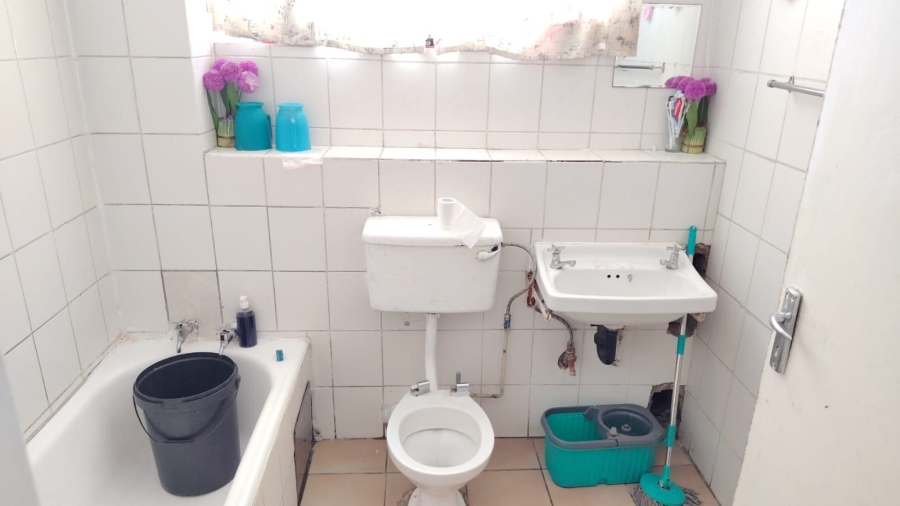 1 Bedroom Property for Sale in Pretoria West Gauteng