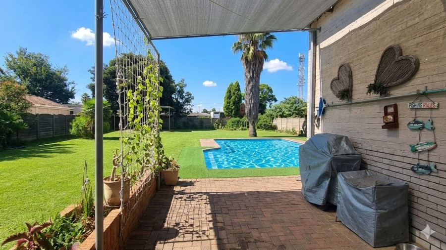 3 Bedroom Property for Sale in Rothdene Gauteng