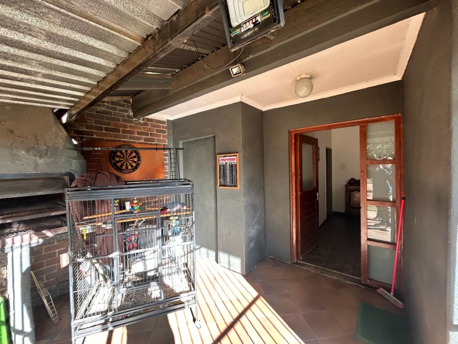 5 Bedroom Property for Sale in Duncanville Gauteng