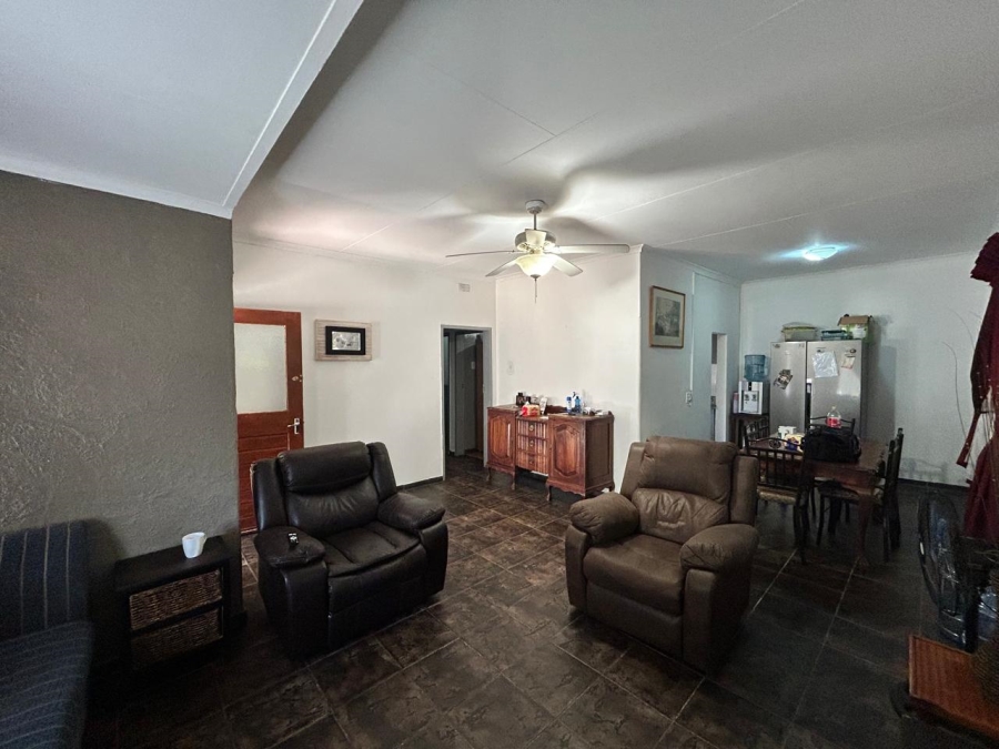 5 Bedroom Property for Sale in Duncanville Gauteng