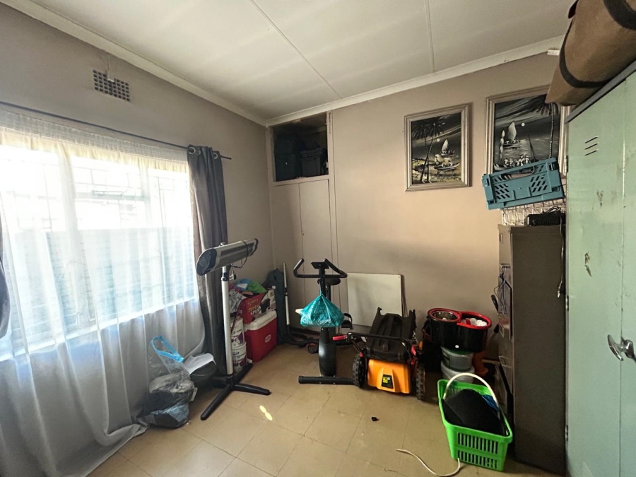 5 Bedroom Property for Sale in Duncanville Gauteng