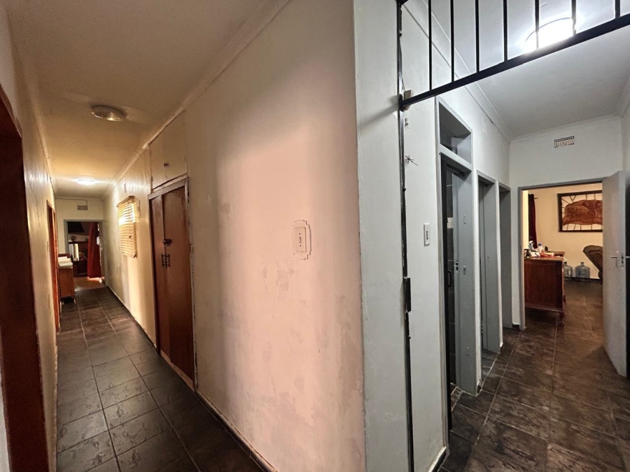 5 Bedroom Property for Sale in Duncanville Gauteng