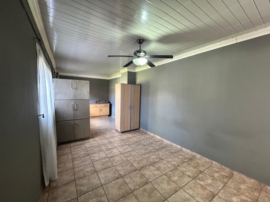 5 Bedroom Property for Sale in Duncanville Gauteng