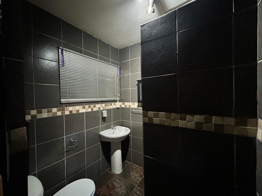 5 Bedroom Property for Sale in Duncanville Gauteng