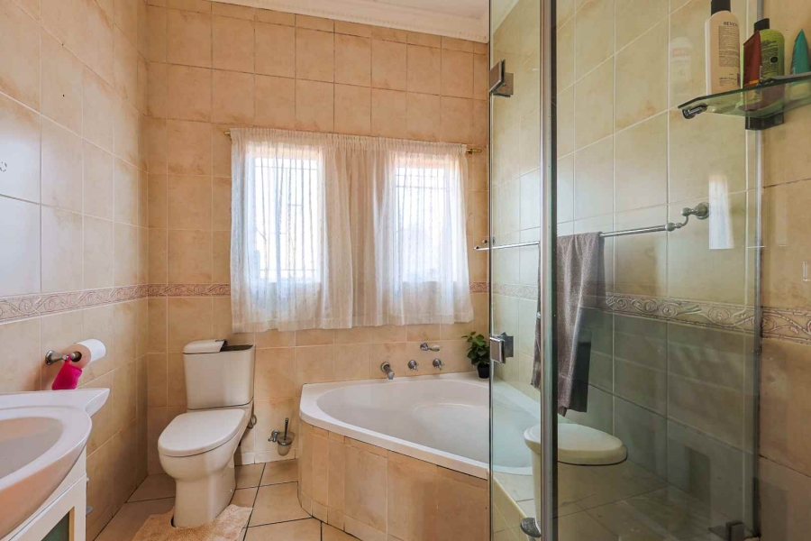 4 Bedroom Property for Sale in Moreleta Park Gauteng