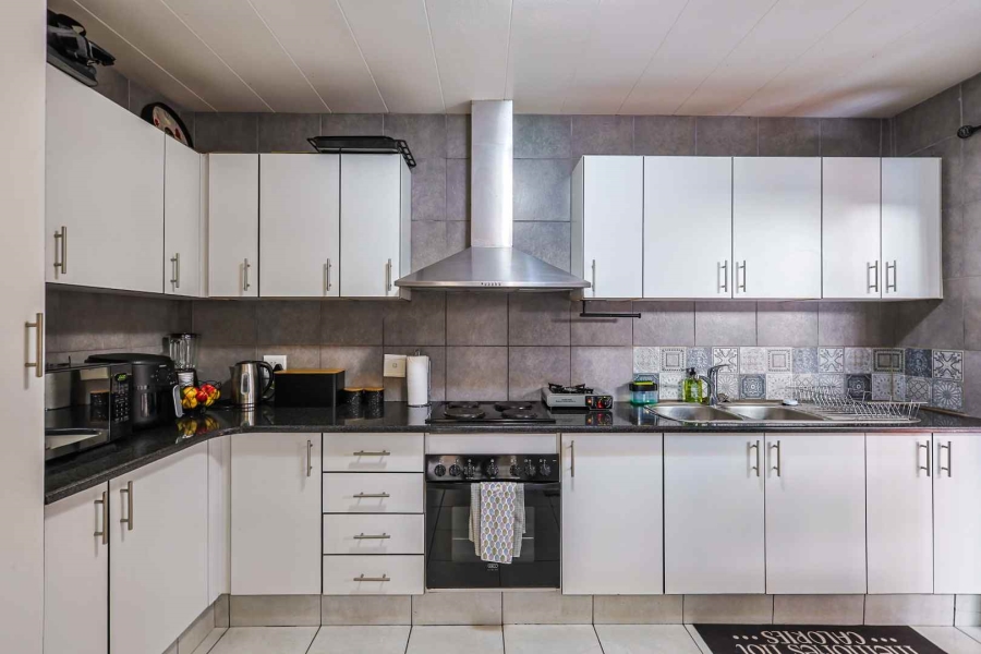 3 Bedroom Property for Sale in Constantia Park Gauteng