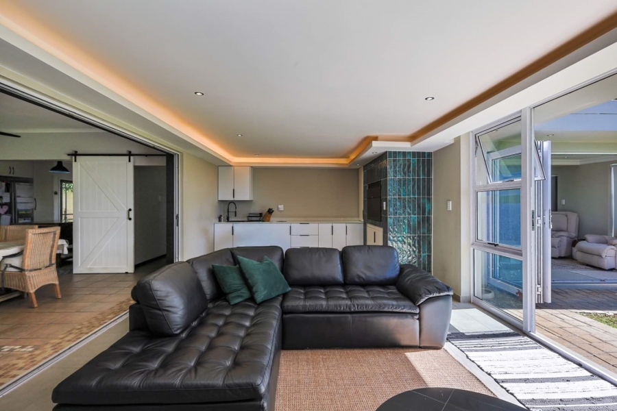3 Bedroom Property for Sale in Die Wilgers Gauteng