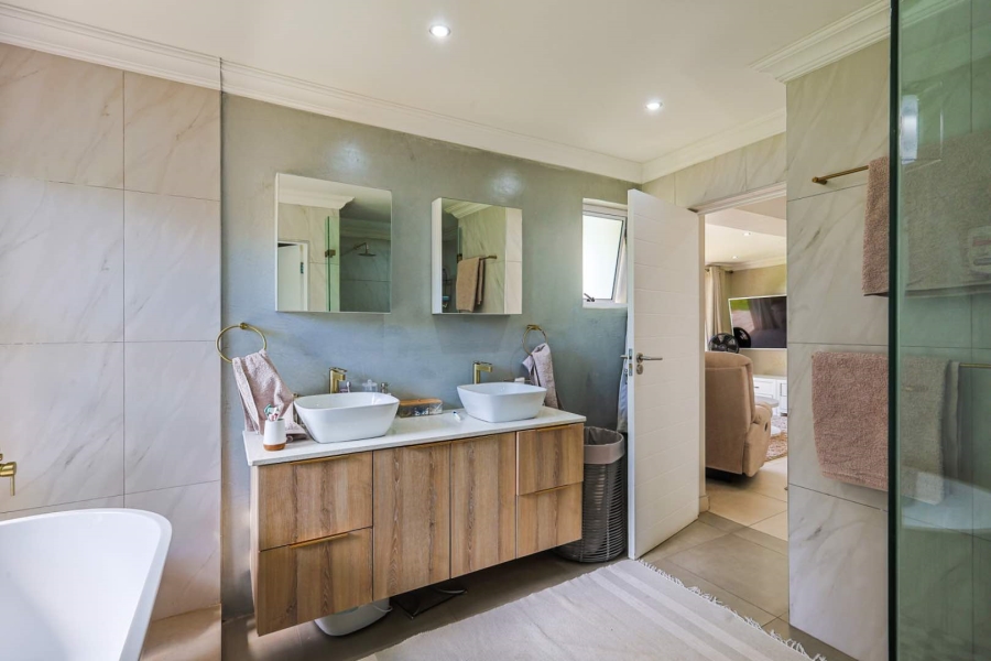 3 Bedroom Property for Sale in Die Wilgers Gauteng