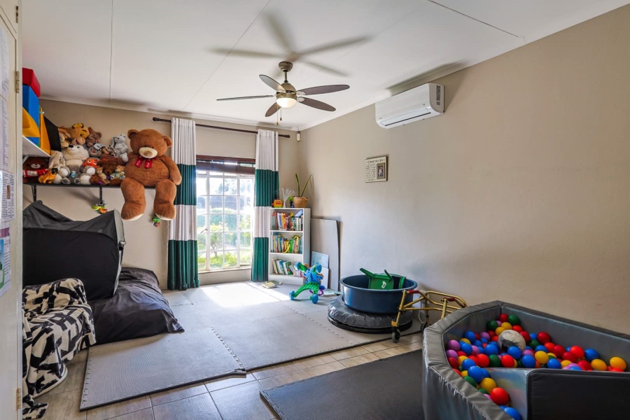 3 Bedroom Property for Sale in Die Wilgers Gauteng