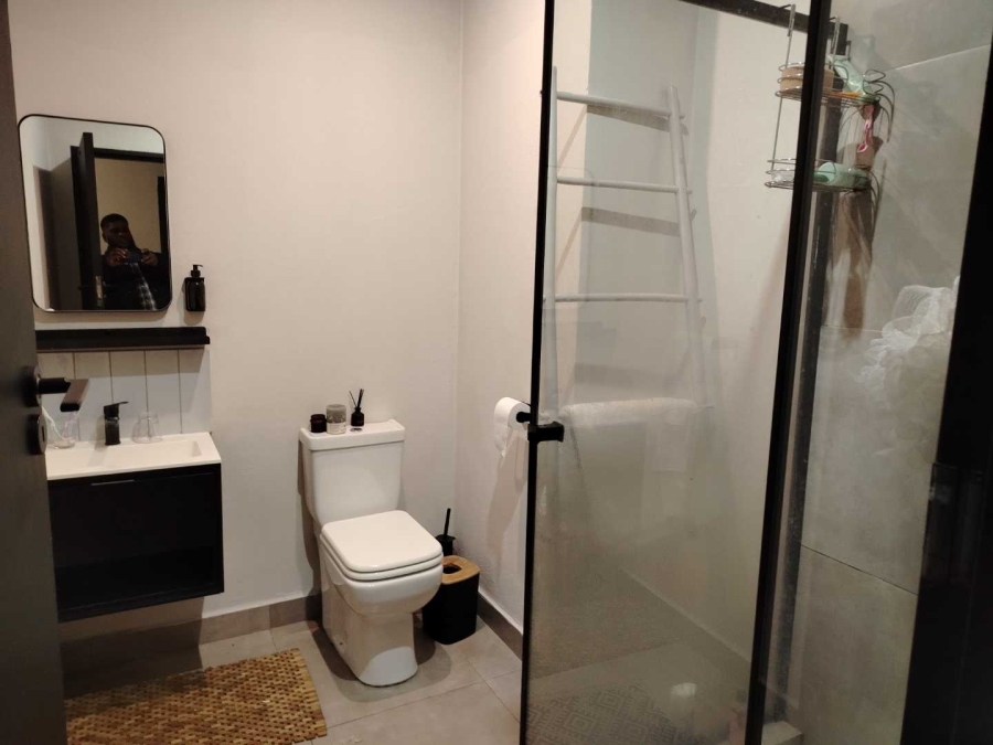 To Let 1 Bedroom Property for Rent in Sandown Gauteng