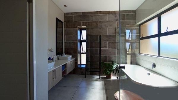 4 Bedroom Property for Sale in Midstream Ridge Gauteng