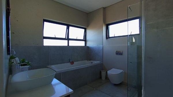 4 Bedroom Property for Sale in Midstream Ridge Gauteng