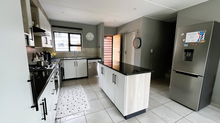 3 Bedroom Property for Sale in Ferndale Gauteng