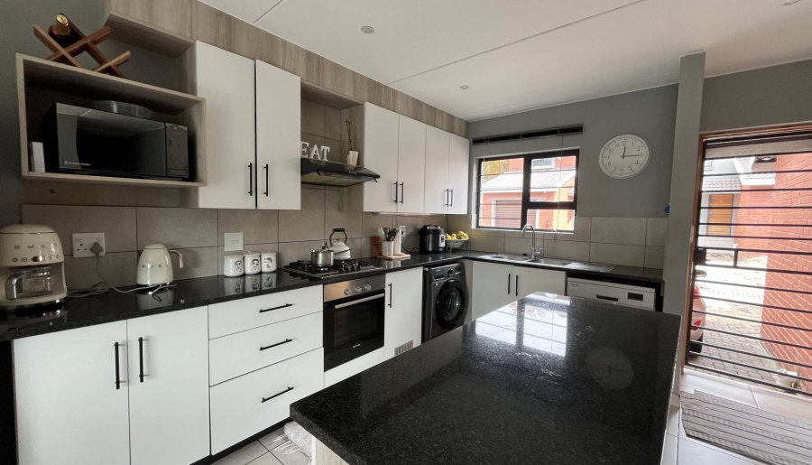3 Bedroom Property for Sale in Ferndale Gauteng