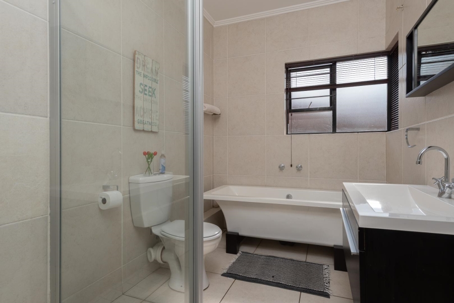 2 Bedroom Property for Sale in Glenvista Gauteng