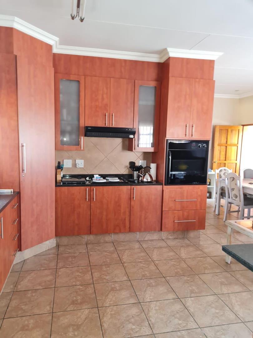 To Let 2 Bedroom Property for Rent in Brackenhurst Gauteng