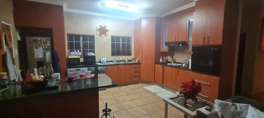 To Let 2 Bedroom Property for Rent in Brackenhurst Gauteng