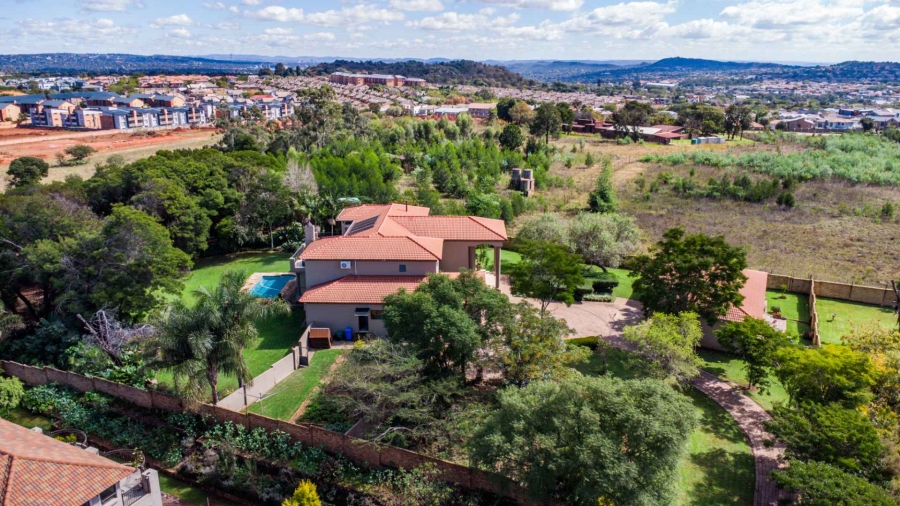 6 Bedroom Property for Sale in Olympus AH Gauteng