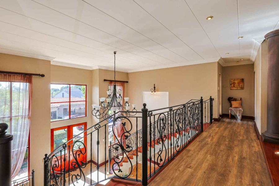 6 Bedroom Property for Sale in Olympus AH Gauteng