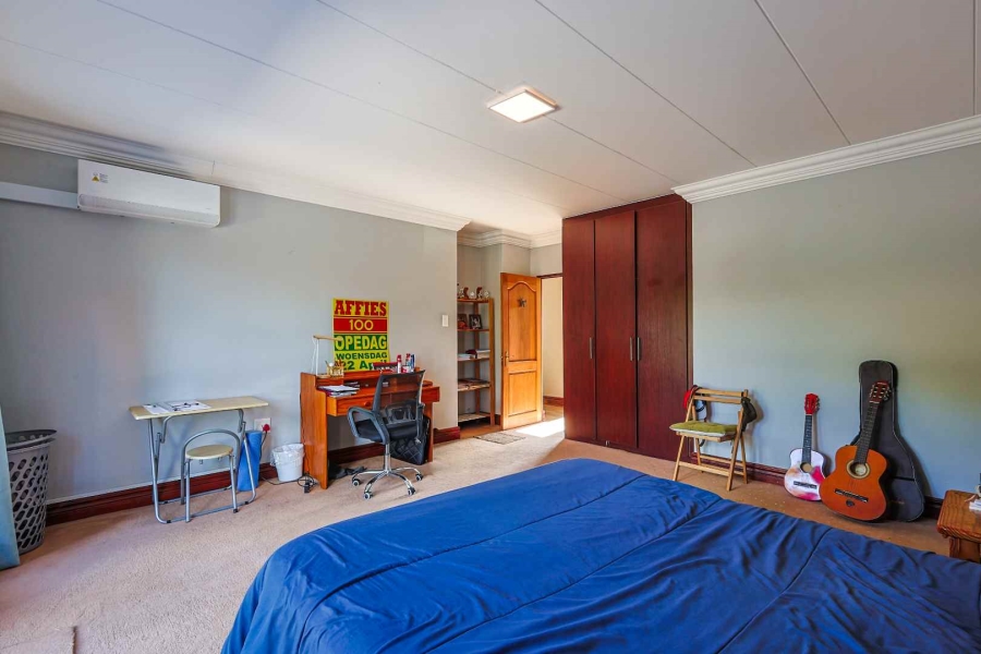 6 Bedroom Property for Sale in Olympus AH Gauteng
