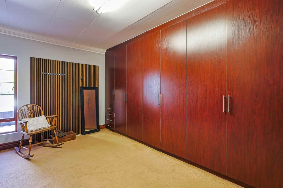 6 Bedroom Property for Sale in Olympus AH Gauteng