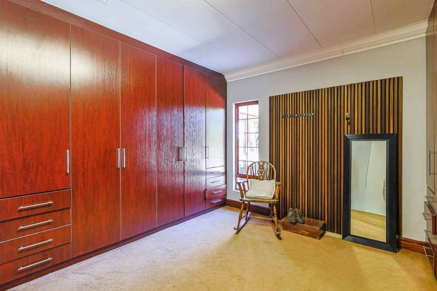 6 Bedroom Property for Sale in Olympus AH Gauteng