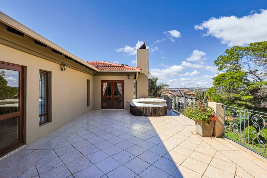 6 Bedroom Property for Sale in Olympus AH Gauteng