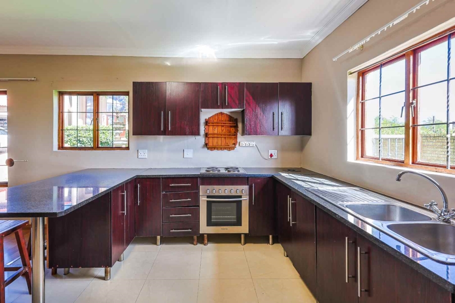6 Bedroom Property for Sale in Olympus AH Gauteng