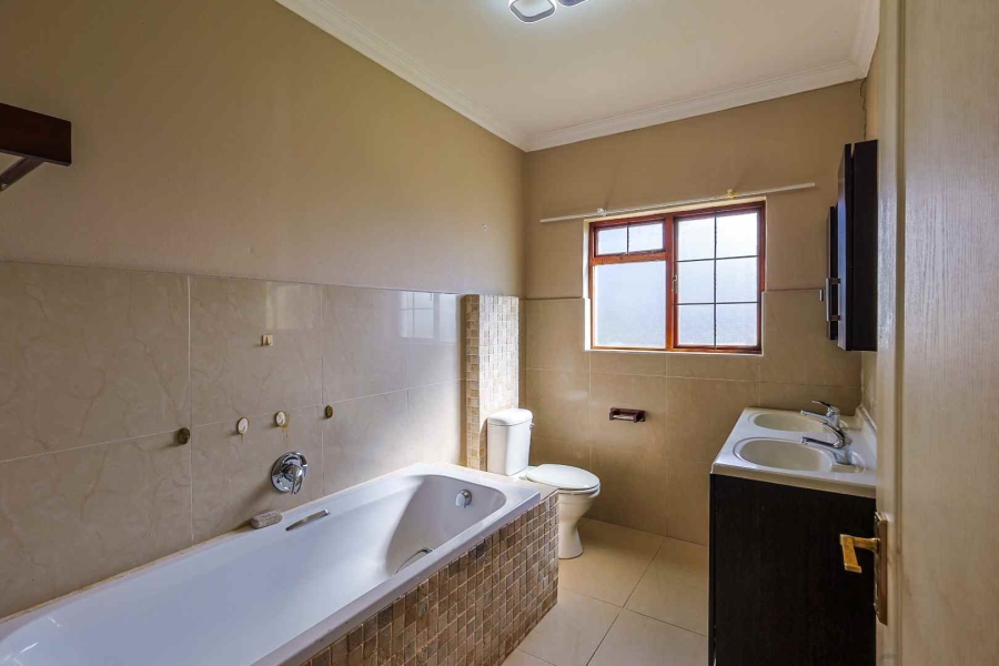 6 Bedroom Property for Sale in Olympus AH Gauteng