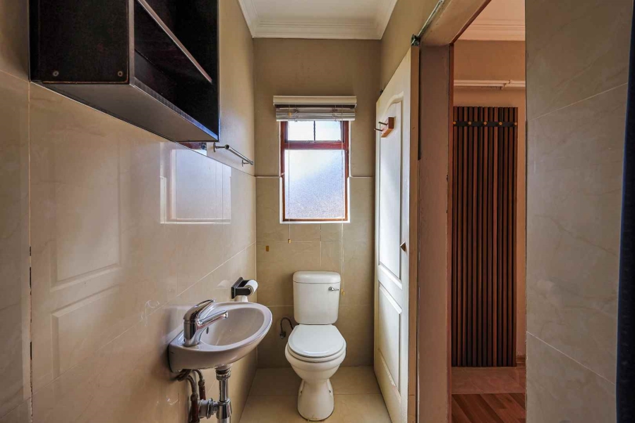 6 Bedroom Property for Sale in Olympus AH Gauteng