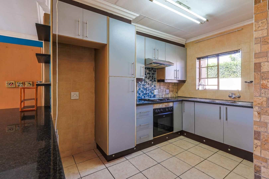 2 Bedroom Property for Sale in Rooihuiskraal North Gauteng