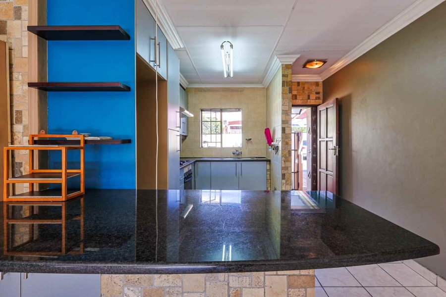 2 Bedroom Property for Sale in Rooihuiskraal North Gauteng