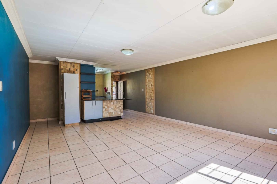 2 Bedroom Property for Sale in Rooihuiskraal North Gauteng