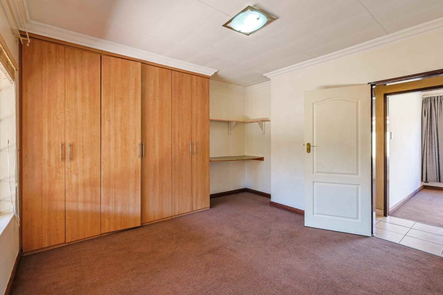 2 Bedroom Property for Sale in Rooihuiskraal North Gauteng