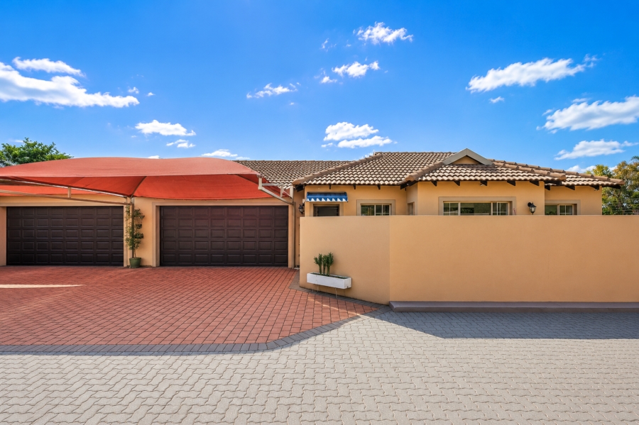 2 Bedroom Property for Sale in Rooihuiskraal North Gauteng