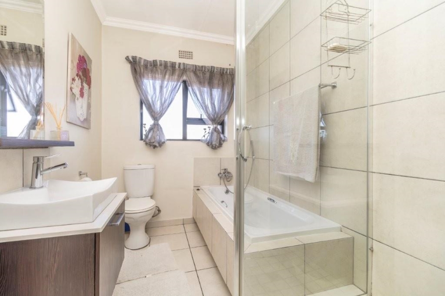 3 Bedroom Property for Sale in Northwold Gauteng