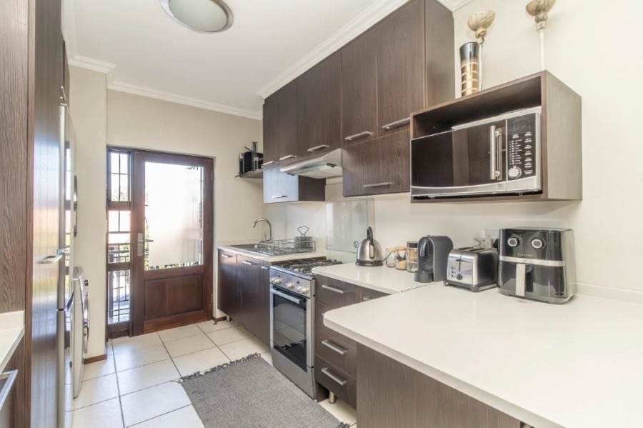 3 Bedroom Property for Sale in Sonneglans Gauteng