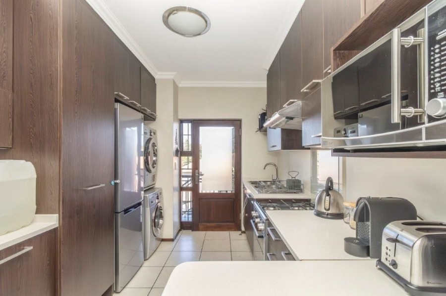 3 Bedroom Property for Sale in Sonneglans Gauteng