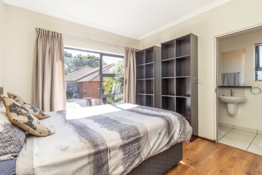 3 Bedroom Property for Sale in Sonneglans Gauteng